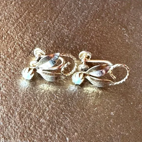 Vintage 1/20 12K Gold-Filled Screw Back Earrings With Twisted Loop & Leaf Design - Picture 2 of 10